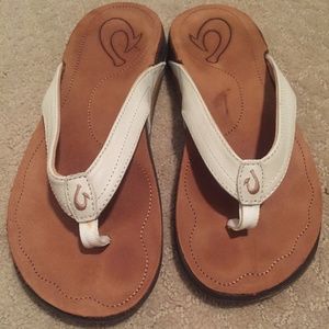 OluKai Kumu Beach Sandals